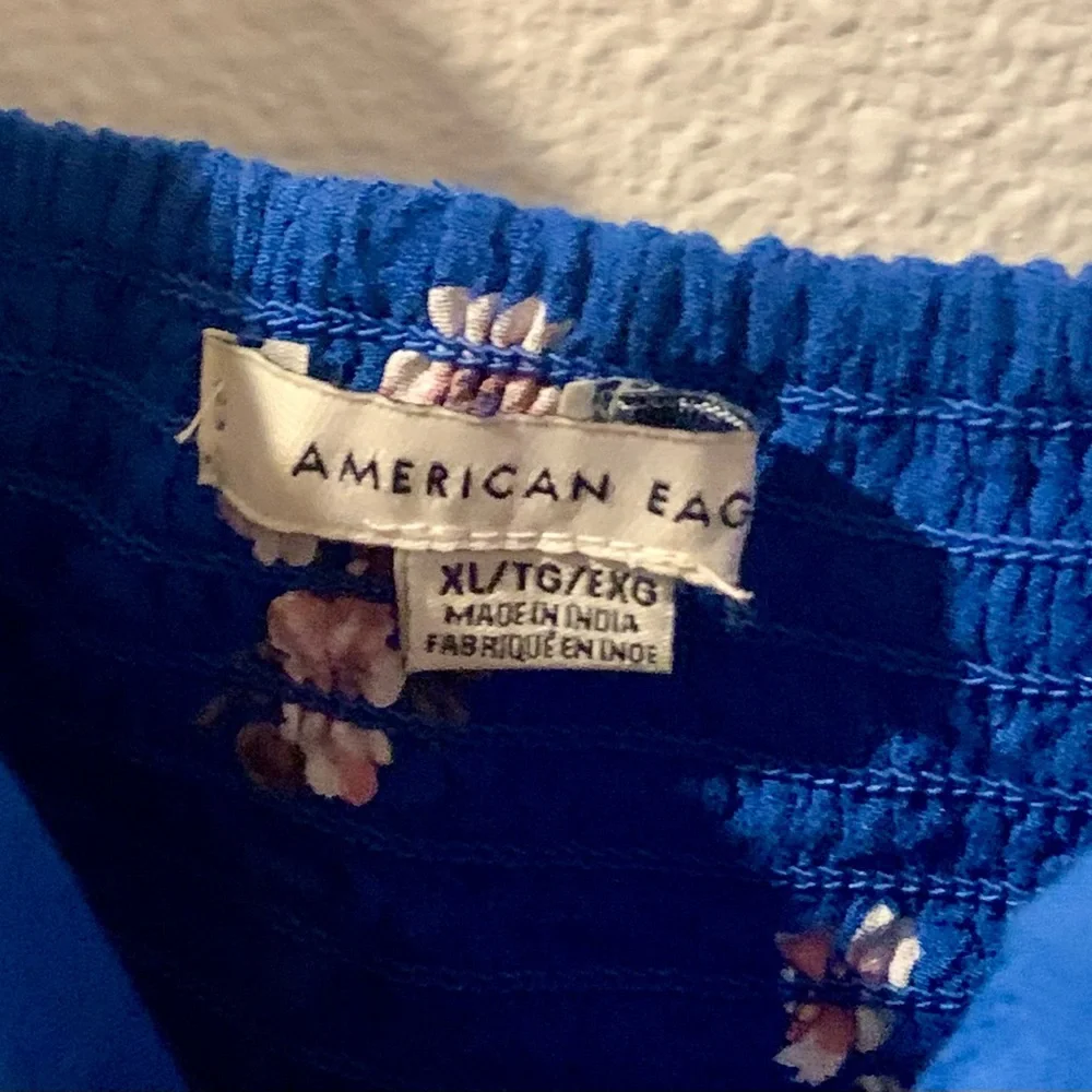 American Eagle Blue floral blouse - Picture 9 of 9